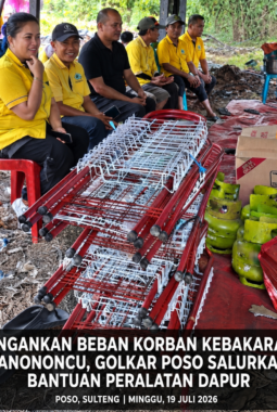 Ringankan Beban Korban Kebakaran Ranononcu, Golkar Poso Salurkan Bantuan Peralatan Dapur